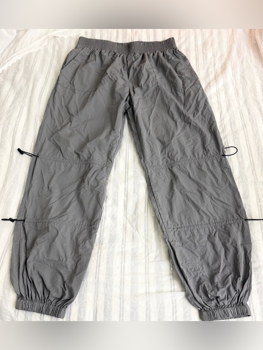 Forever 21 Grey Parachute Pants Women’s Size Large